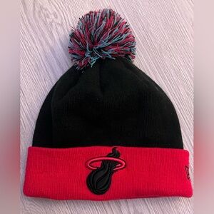 Men's New Era Black, Hot Pink & Teal Chicago Bulls Pom-Pom Beanie